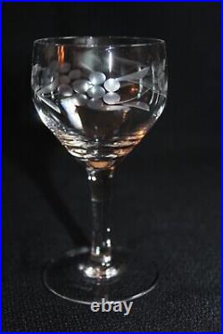 10 verres à apéritif en cristal gravé époque Art Déco