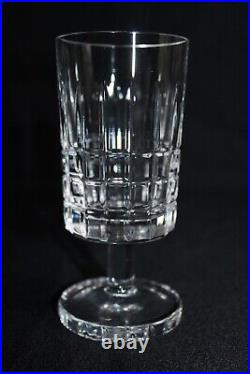 12 verres à vin en cristal taillé Art déco hauteur 12.4 cm, parfait état