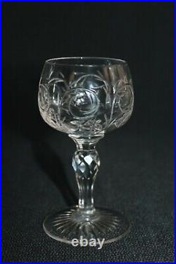 9 verres à apéritif Art déco en cristal taillé gravé Hauteur 11.3 cm