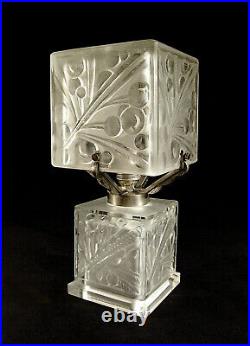 A. Boyreau Lampe Art Déco En Verre Moulé Pressé Et Bronze Nickelé 1930