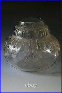 ANCIEN VASE ART DECO EN VERRE, circa 1930