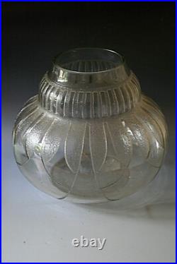 ANCIEN VASE ART DECO EN VERRE, circa 1930