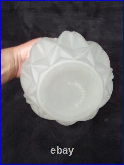 ANDRE HUNEBELLE Vase boule en verre pressé moulé signé A. HUNEBELLE ART DECO