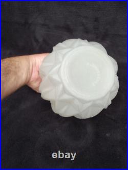 ANDRE HUNEBELLE Vase boule en verre pressé moulé signé A. HUNEBELLE ART DECO