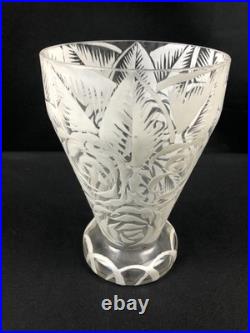 Adrien Mazoyer (1887-1950) Vase verre décors de fleurs émaillées Art déco