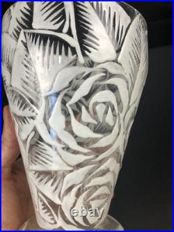 Adrien Mazoyer (1887-1950) Vase verre décors de fleurs émaillées Art déco