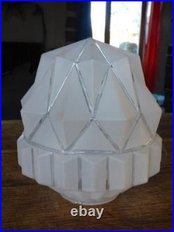 Ancien Globe Skyscraper Bulding Géométrique En Verre Dépoli- Art Déco Moderniste