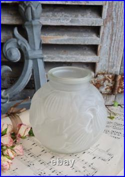 Ancien Vase Boule En Verre Depoli Moule Presse Signe Spip Art Deco