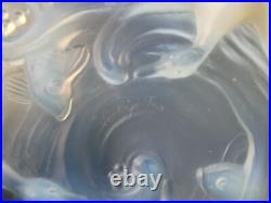 Ancien grand plat en verre pressé moulé Verlys albatroses poissons art déco 1930