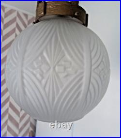 Ancien lustre plafonnier art déco boule en verre moulé pressé Muller Degué