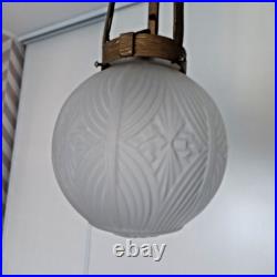 Ancien lustre plafonnier art déco boule en verre moulé pressé Muller Degué