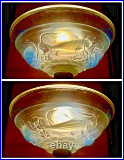 Ancienne Lampe Art Deco 1930 Fer Forge Verrerie Poissons Opalescente Ezan