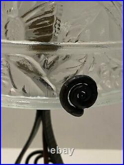 Ancienne Lampe Fer Forgé art déco Dôme en verre moulé décors papillons