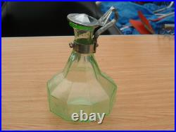 Ancienne carafe art déco en verre ouraline 1930