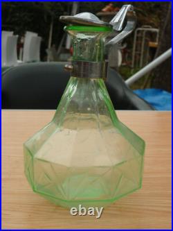 Ancienne carafe art déco en verre ouraline 1930