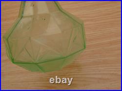 Ancienne carafe art déco en verre ouraline 1930