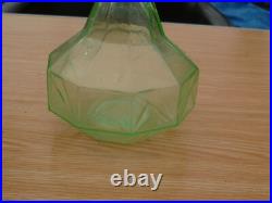 Ancienne carafe art déco en verre ouraline 1930
