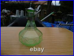 Ancienne carafe art déco en verre ouraline 1930