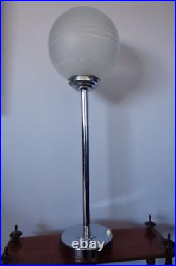 Ancienne lampe de table art déco acier chromé et globe verre dépoli style Mazda
