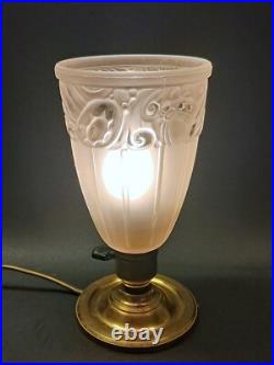 Ancienne veilleuse Art Déco en laiton et verre moulé/pressé