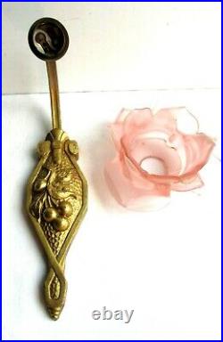 Applique Art Déco bronze doré sculptée de cerises, tulipe Rose en verre rose