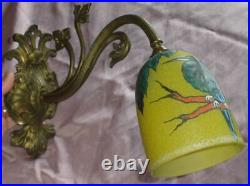 Applique art déco / années 30 en bronze & tulipe verre émaillé Oiseaux exotiques