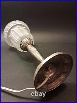 Art Déco Lampe en métal nickelé et verre moulé / pressé vers 1925