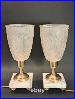 Art Déco paire de lampes en marbre, laiton et verre pressé vers 1930