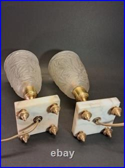 Art Déco paire de lampes en marbre, laiton et verre pressé vers 1930