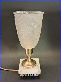 Art Déco paire de lampes en marbre, laiton et verre pressé vers 1930