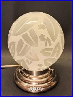 Art Déco veilleuse en métal chromé et boule en verre satiné gravé à l'acide