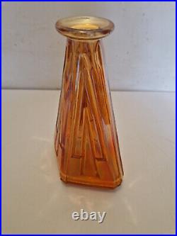 Art déco Grand flacon en verre moulé orange irisé H. 27 cm ca 1930