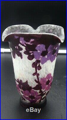 Authentique lampe avec tulipe en pâte de verre multicouche signé Muller Frères