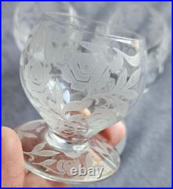 BACCARAT Fontenay 4 verres art déco à liqueur / saké Cristal gravé de roses BACCARAT Fontenay 4 verres art déco à liqueur / saké Cristal gravé de roses
