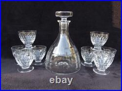 Baccarat Carafe et 8 Verres Service à liqueur en Cristal Modèle Charmes Art Déco