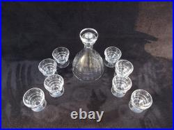 Baccarat Carafe et 8 Verres Service à liqueur en Cristal Modèle Charmes Art Déco