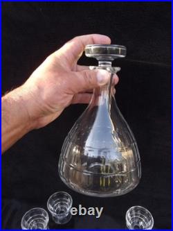 Baccarat Carafe et 8 Verres Service à liqueur en Cristal Modèle Charmes Art Déco