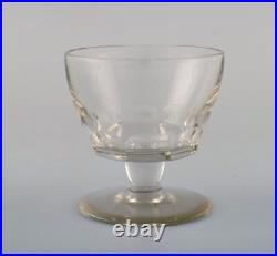Baccarat, France. 11 verres Art Déco coupés à facettes. Art glass, 1930 / 40s