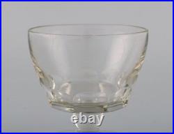 Baccarat, France. 11 verres Art Déco coupés à facettes. Art glass, 1930 / 40s