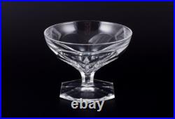 Baccarat, France. Lot de cinq bols à champagne Art Déco en verre cristal