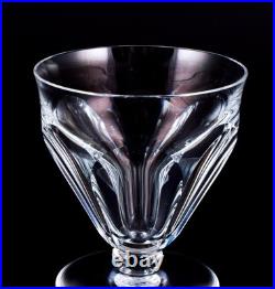 Baccarat, France. Lot de quatre verres Art Déco en cristal à facettes