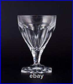 Baccarat, France. Lot de six verres à vin rouge Art Déco en verre cristal tra