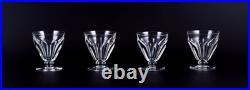 Baccarat, France. Quatre verres à vin rouge Art Déco en cristal à facettes