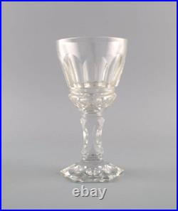 Baccarat, France. Six verres à vin rouge Art Déco en cristal transparent