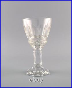 Baccarat, France. Six verres à vin rouge Art Déco en cristal transparent
