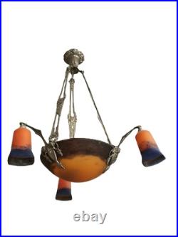 Beau Lustre ART DECO signé Degué Bronze Nickelé et pate de verre Marmoréen