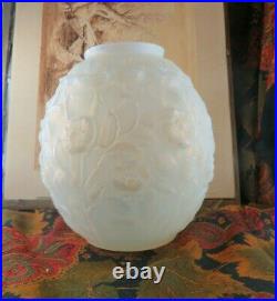 Bel ancien vase boule de verre art deco epok 1930 verlys opalescent pate