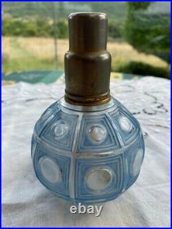 Belle et rare lampe Berger ancienne en verre moulé bleuté motif art déco