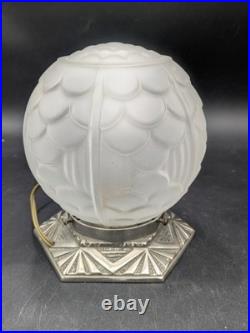 Belle lampe veilleuse art déco 1930 globe verre moulé et base en bronze