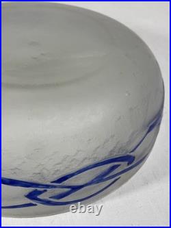 Bol Art Déco en verre givré signé Legras